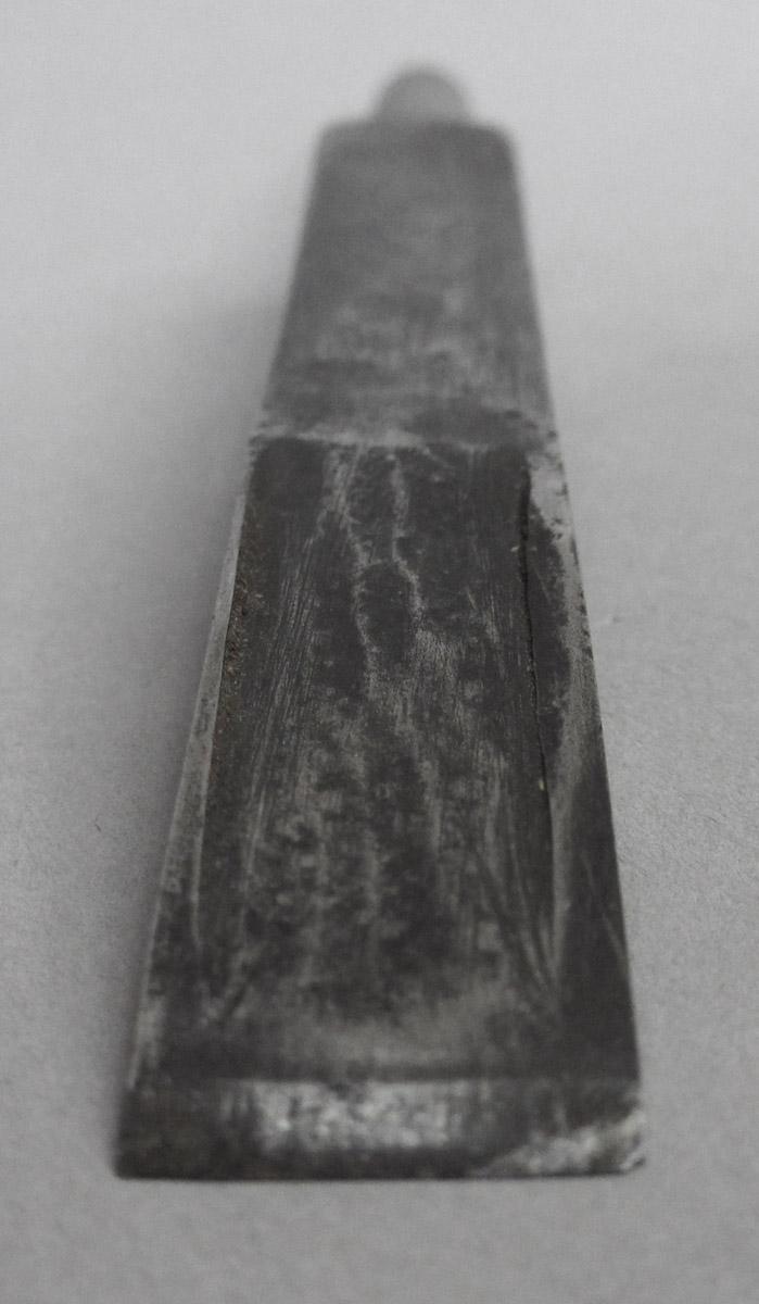 1995.0006.077 Machine mortise chisel, groove detail