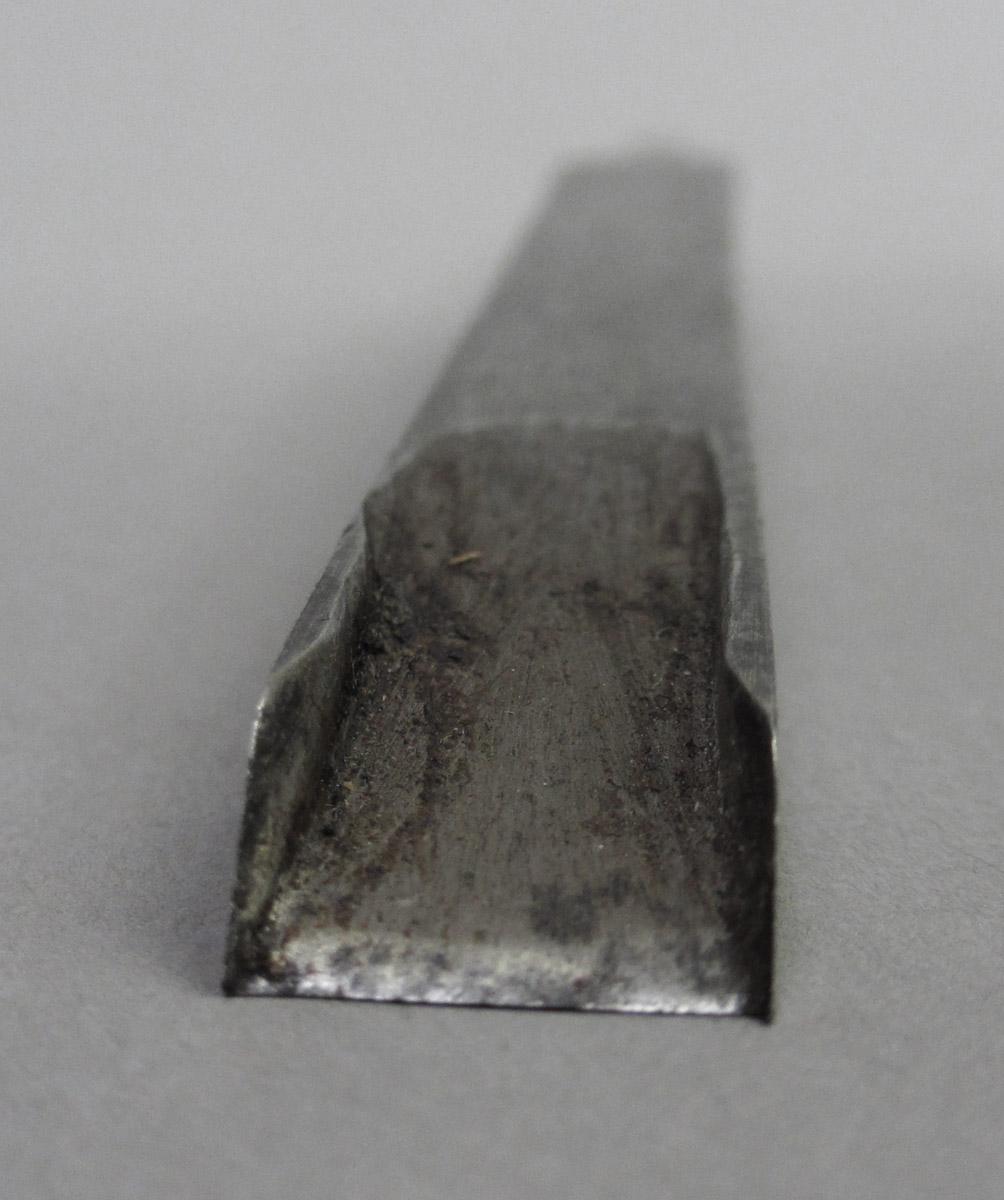 1995.0006.079 Machine mortise chisel, groove detail