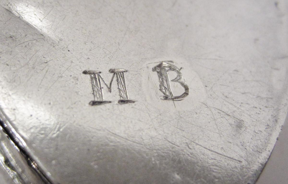 1958.0117 Snuff box, engraving