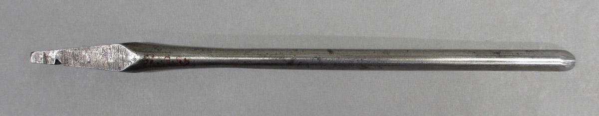 1995.0006.145 Spoon bit, side 2