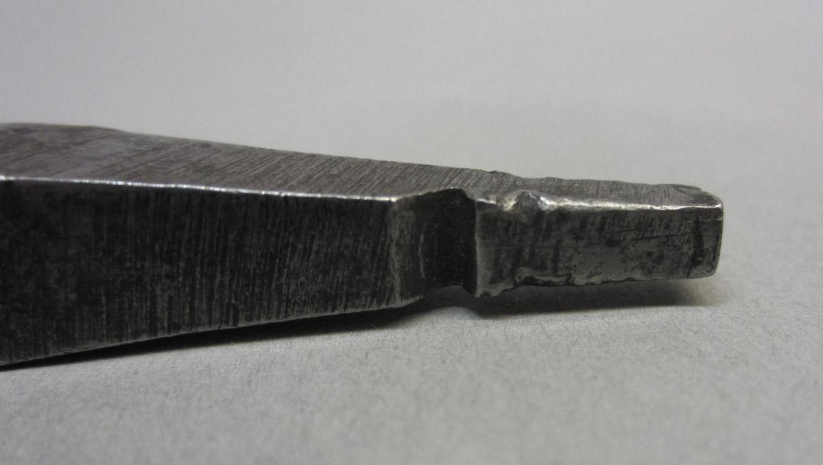 1995.0006.183 Turnscrew bit, tang notch detail