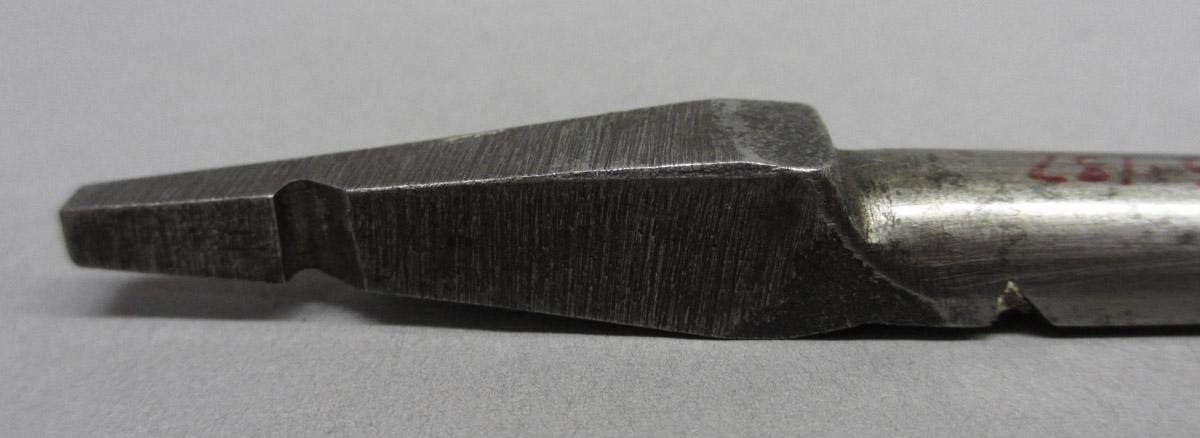 1995.0006.187 Reamer bit, tang detail