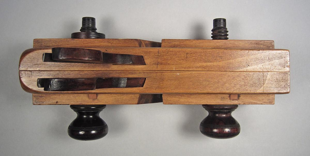 1995.0006.202 A-G, Sash plane, overall top