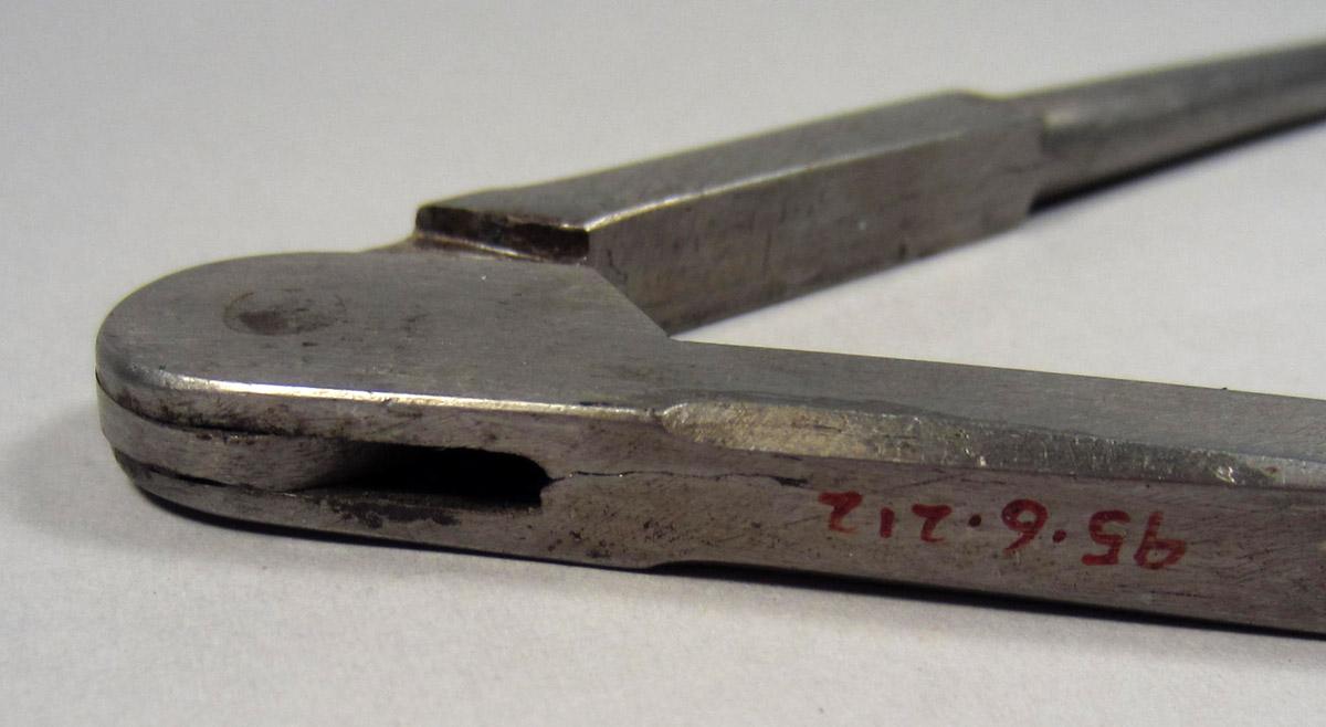 1995.0006.212 Compass, Joint