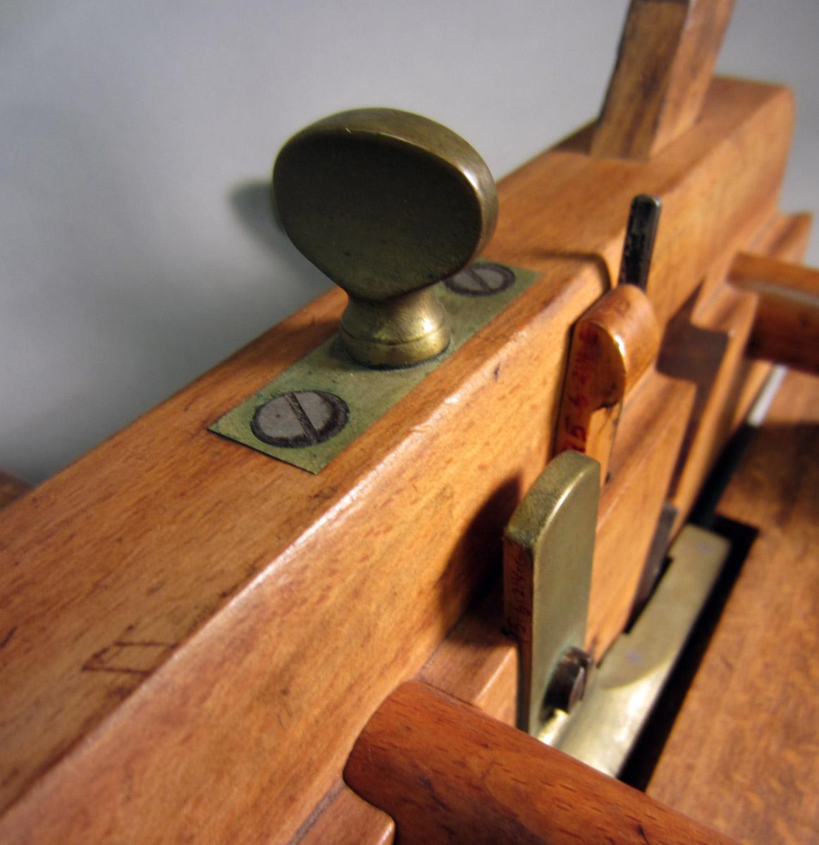 1995.0006.214 A-H Sash plane, Top view