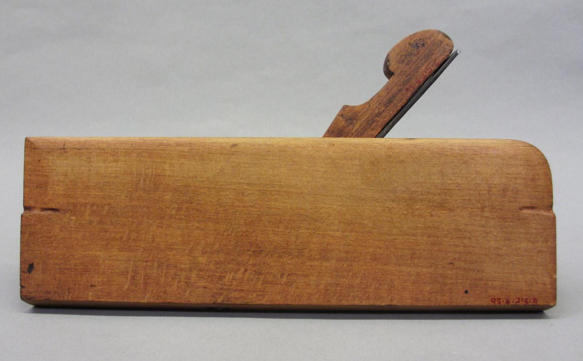 1995.0006.215 Molding plane