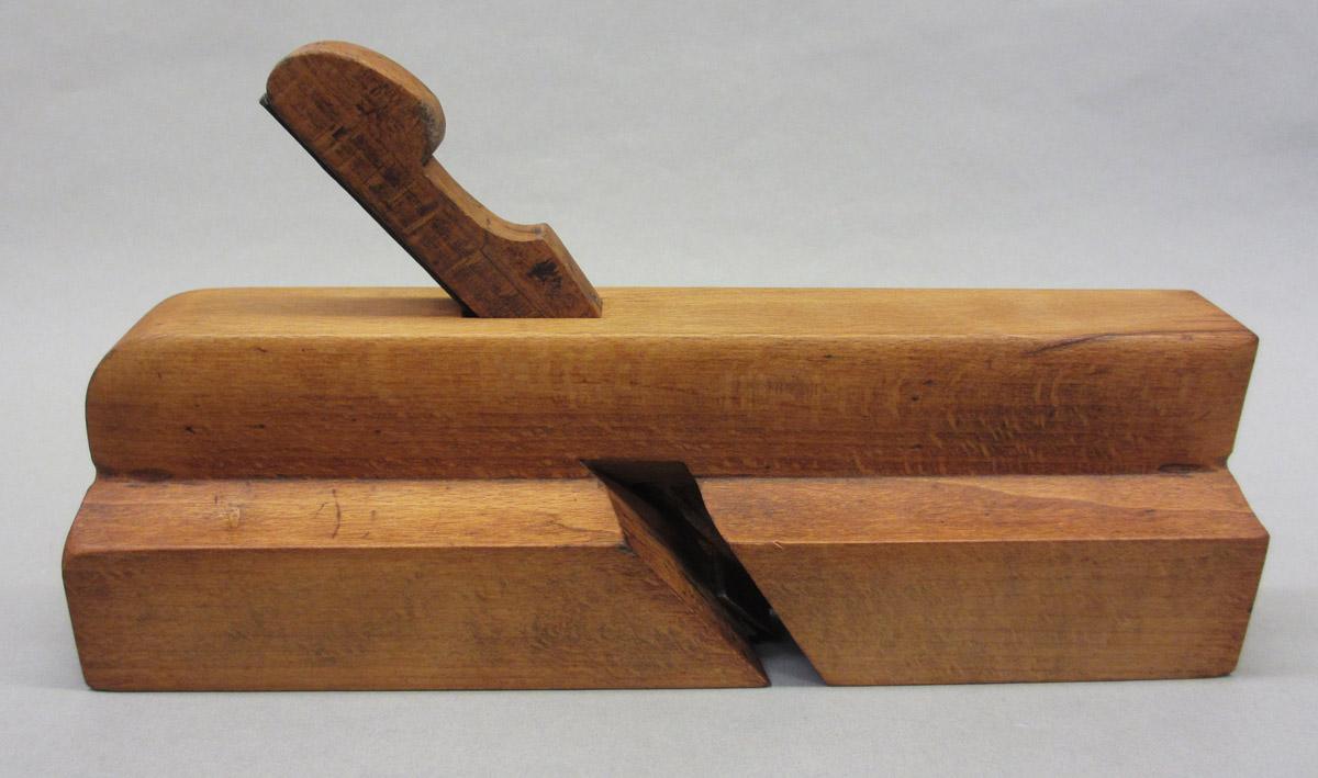 1995.0006.215 Molding plane, step