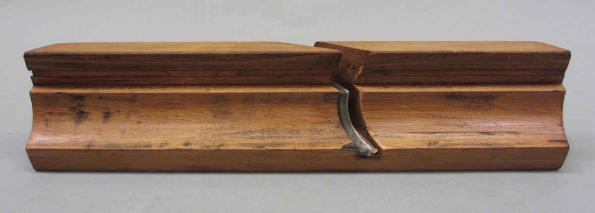 1995.0006.215 Molding plane, sole view