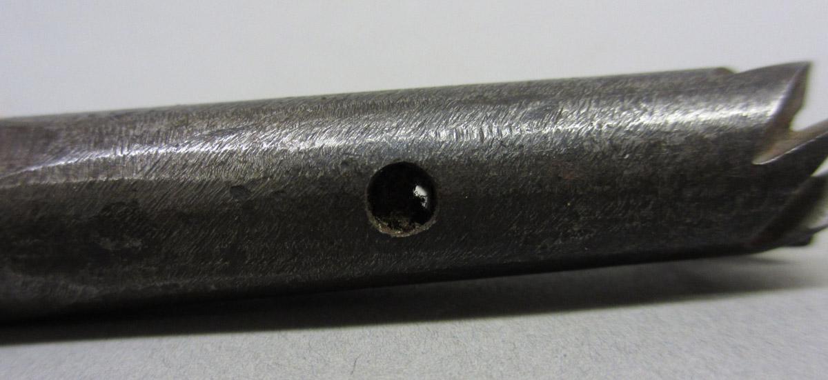 1995.0006.219 Hollow bit, hole detail