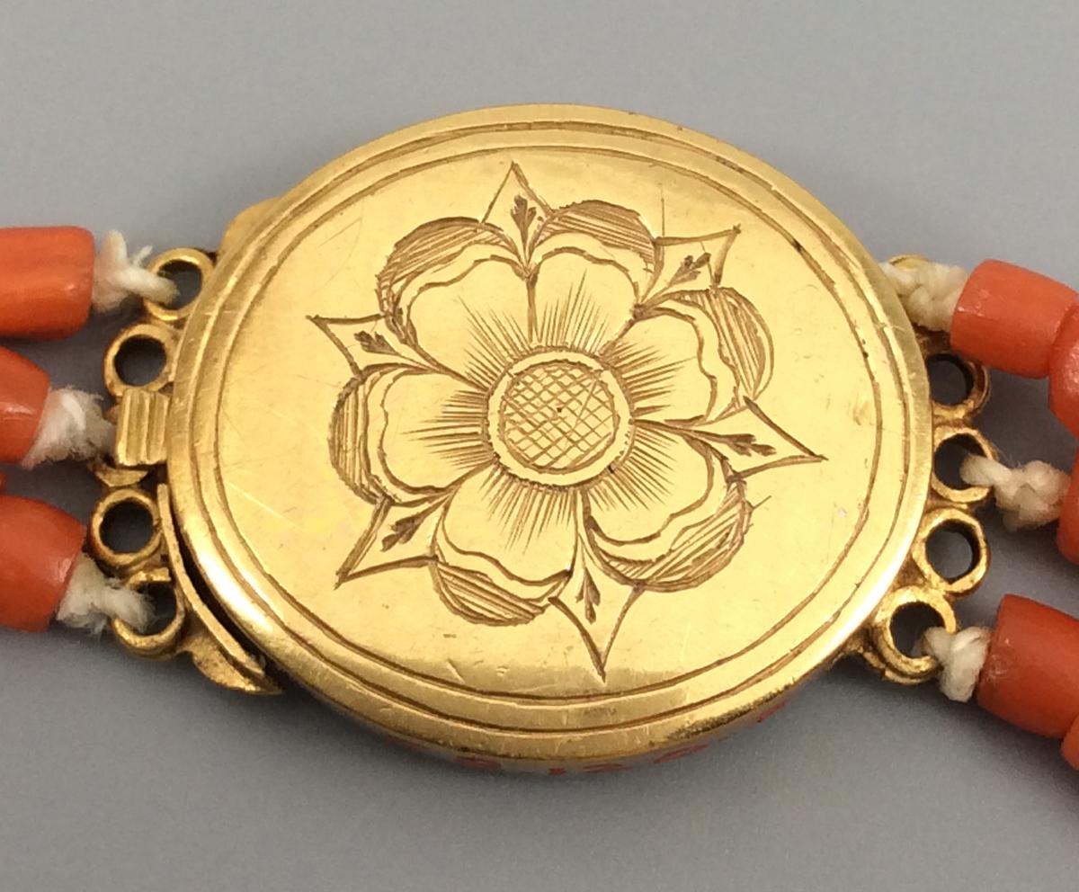 1958.0120.003 Clasp, view 1