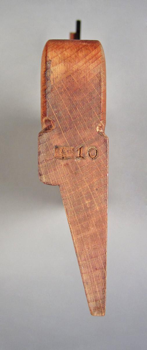 1995.0006.232 A-C, Rabbet plane, heel