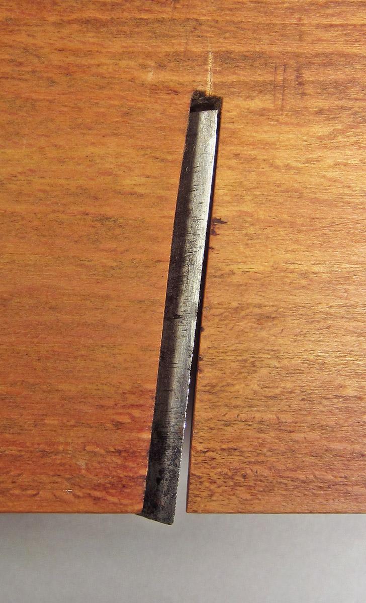 1995.0006.232 A-C, Rabbet plane, blade edge detail