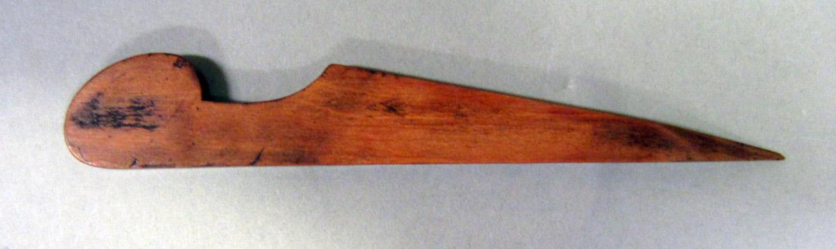 1995.0006.241 C Tongue plane, Wedge view 1