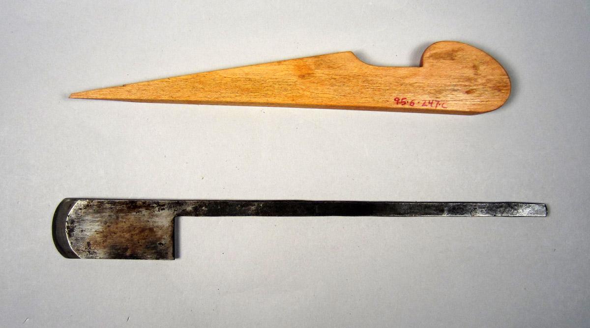 1995.0006.247 B-C Round plane, View 1