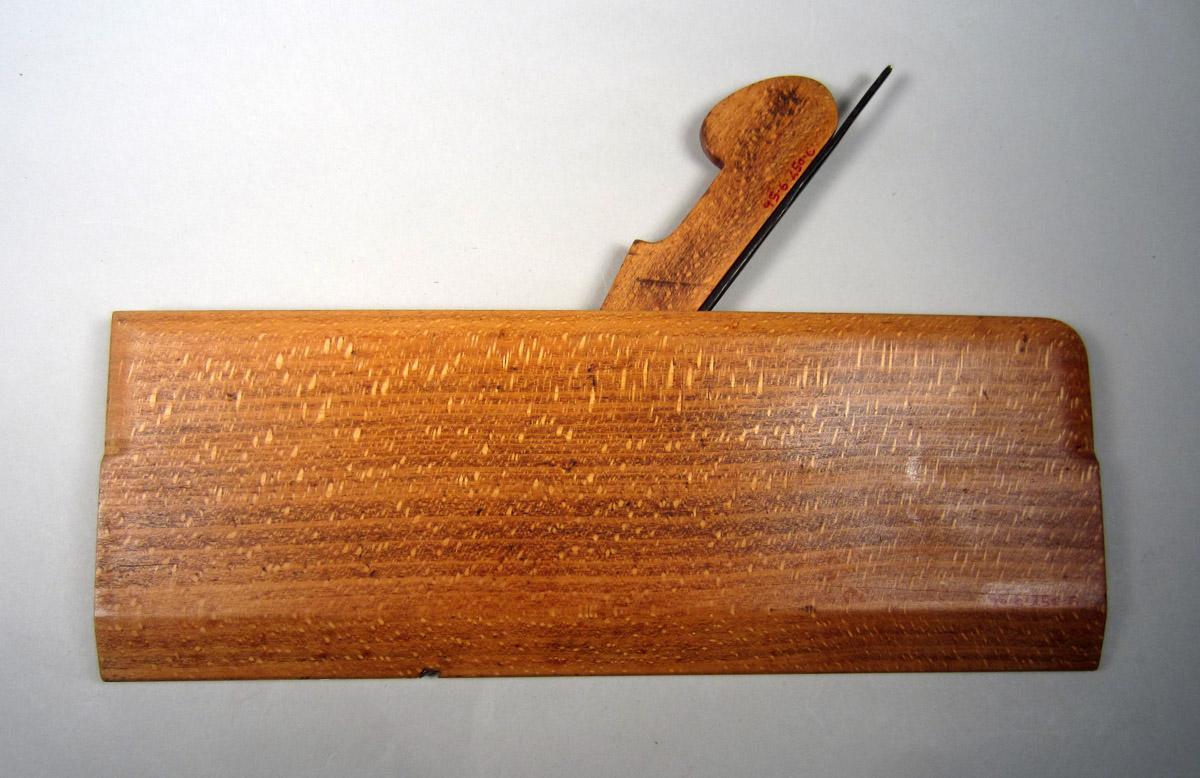 1995.0006.250 A-C Round plane, Back