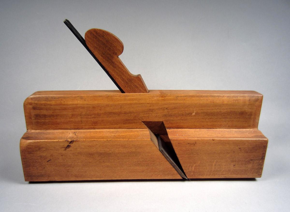 1995.0006.255 A-C Round plane, View 2