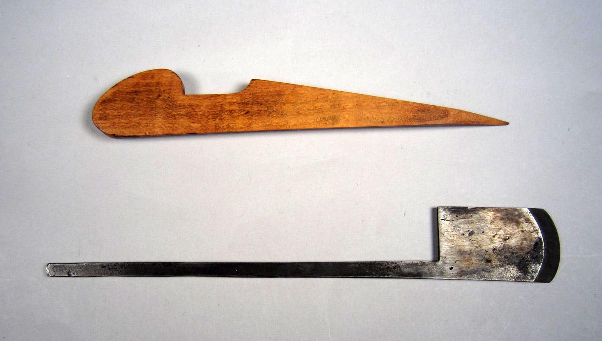 1995.0006.256 B-C Round plane, View 1