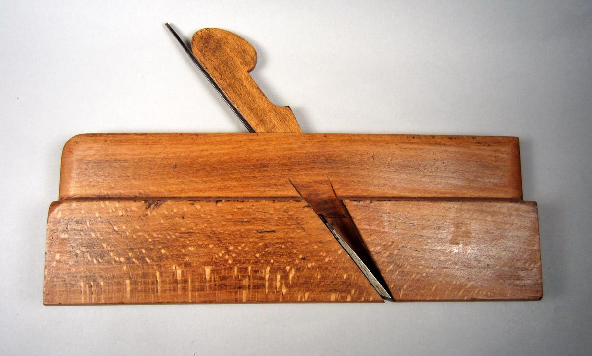 1995.0006.257 A-C Round plane, Front