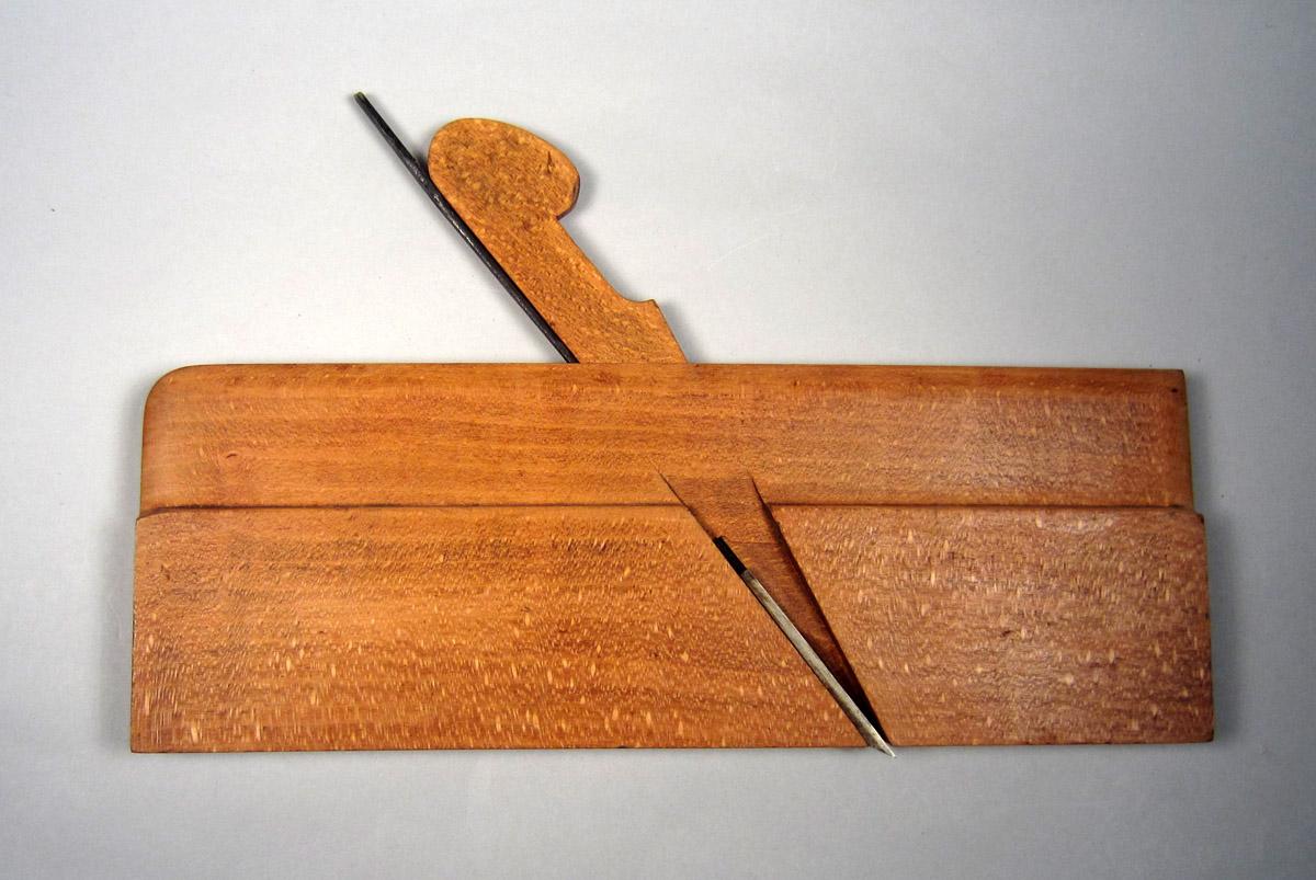 1995.0006.260 Hollow plane, View 1