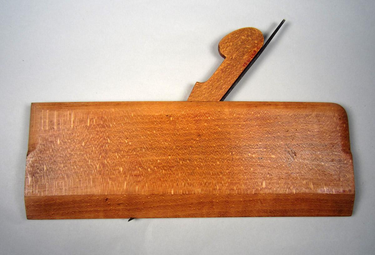 1995.0006.260 Hollow plane, Back