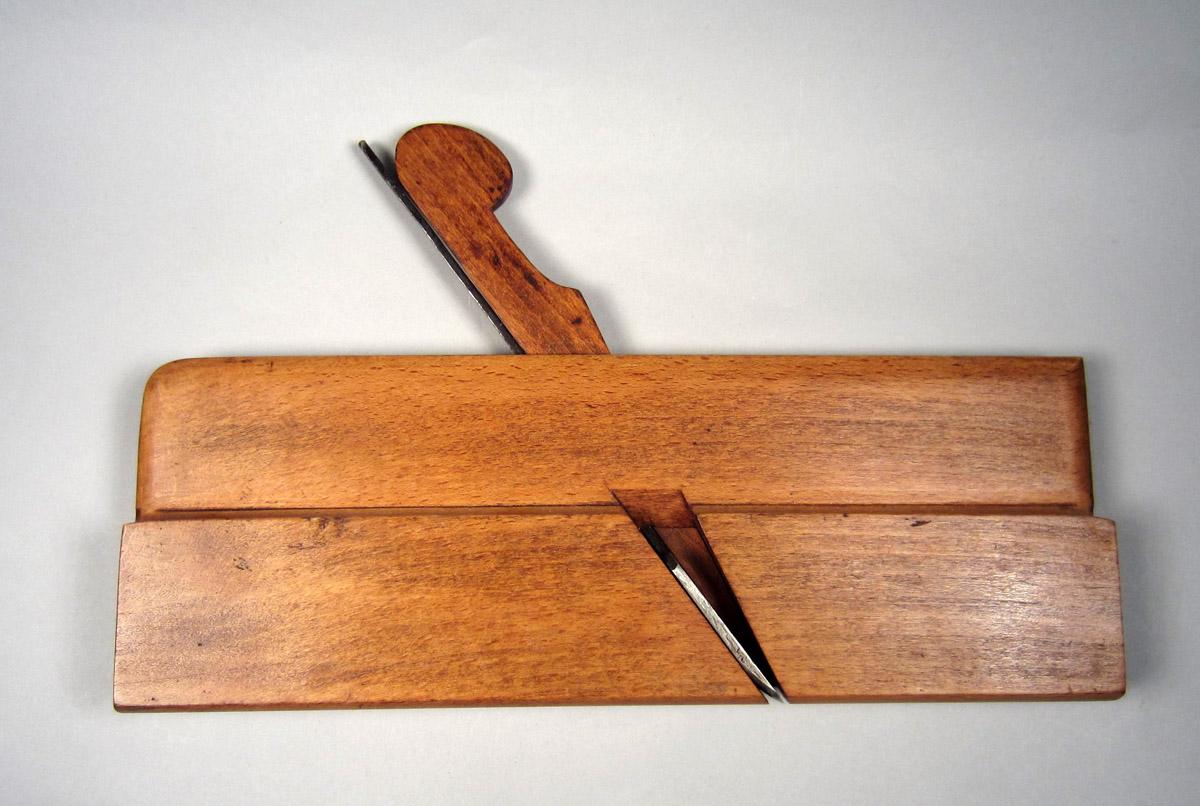 1995.0006.265 Round plane, View 1