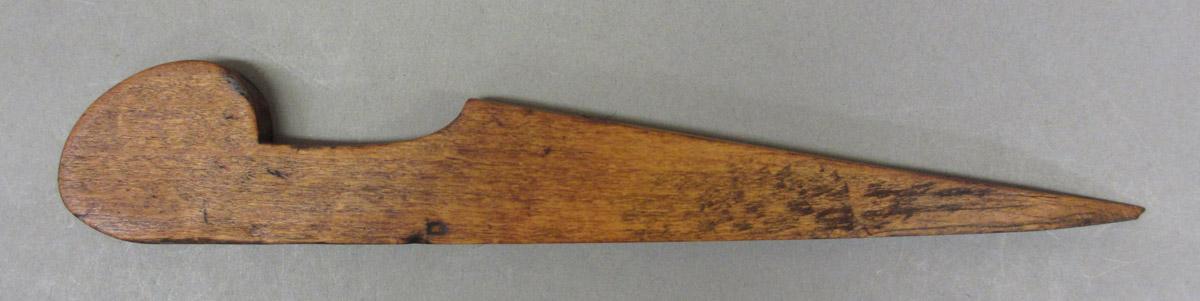 1995.0006.266 Round plane, wedge side 2