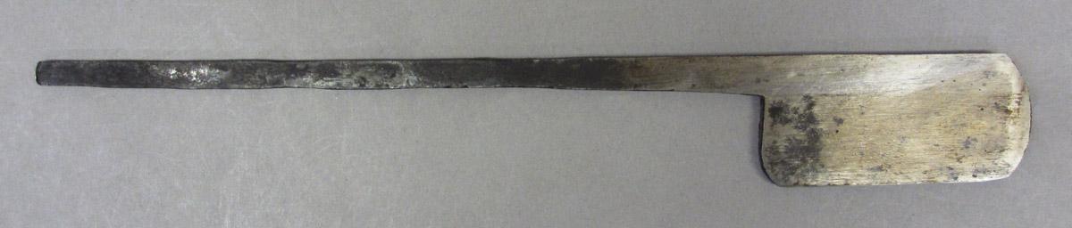 1995.0006.266 Round plane, blade side 2