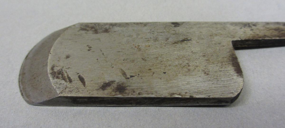 1995.0006.266 Round plane, blade edge