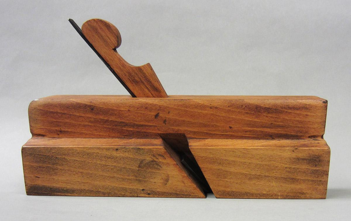 1995.0006.273 Molding plane, overall side 1