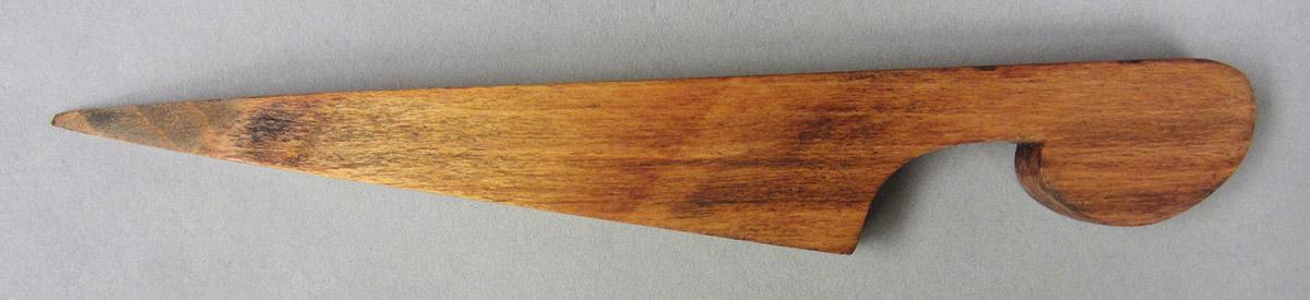 1995.0006.273 Molding plane, wedge side 1