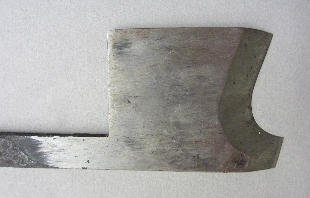 1995.0006.275 Molding plane, blade edge