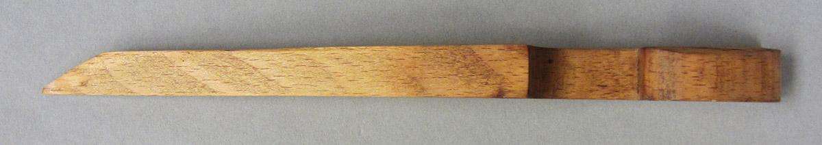 1995.0006.275 Molding plane, wedge side 2