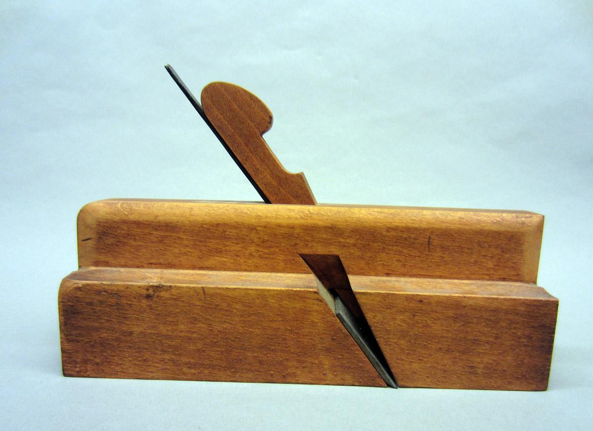 1995.0006.277 A-C Hollow plane, View 1