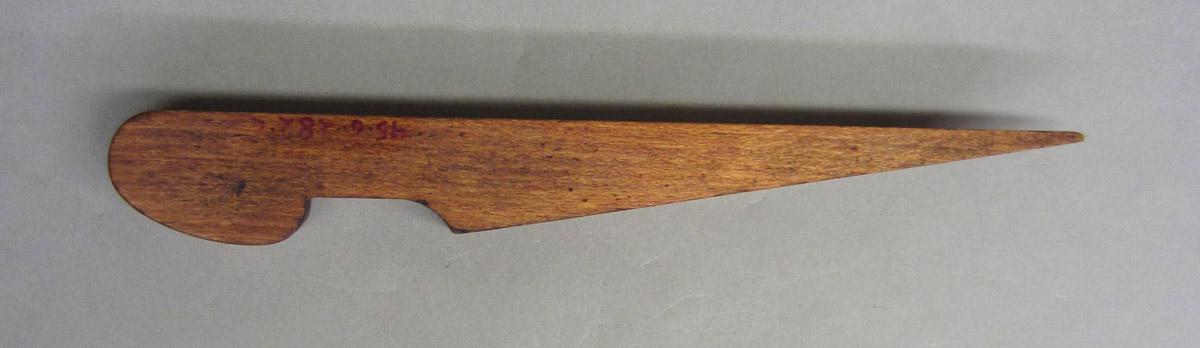 1995.0006.282 C Molding plane, Wedge 1