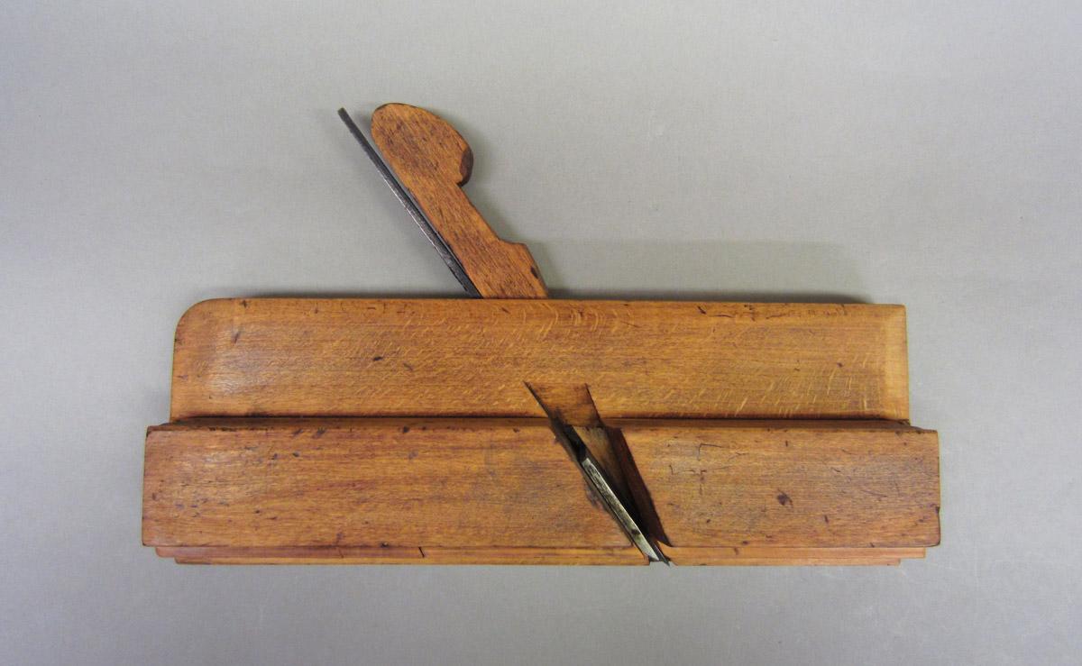 1995.0006.284 A-C Bead plane, View 1
