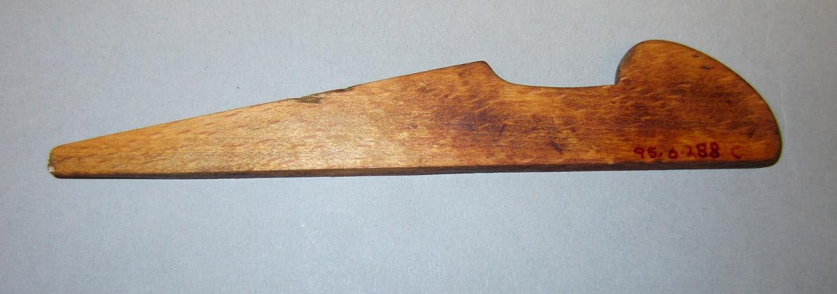 1995.0006.288 Molding plane, Wedge 1