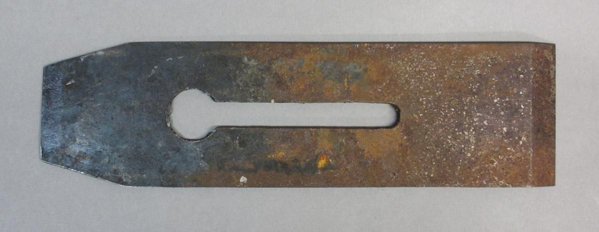 1995.0006.296 Plane blade, rear view