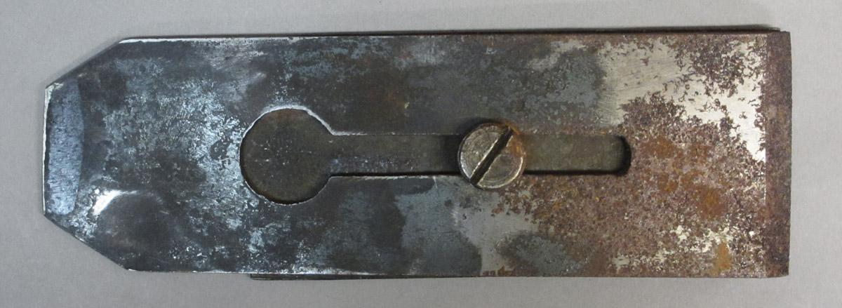 1995.0006.299 Plane blade, rear view