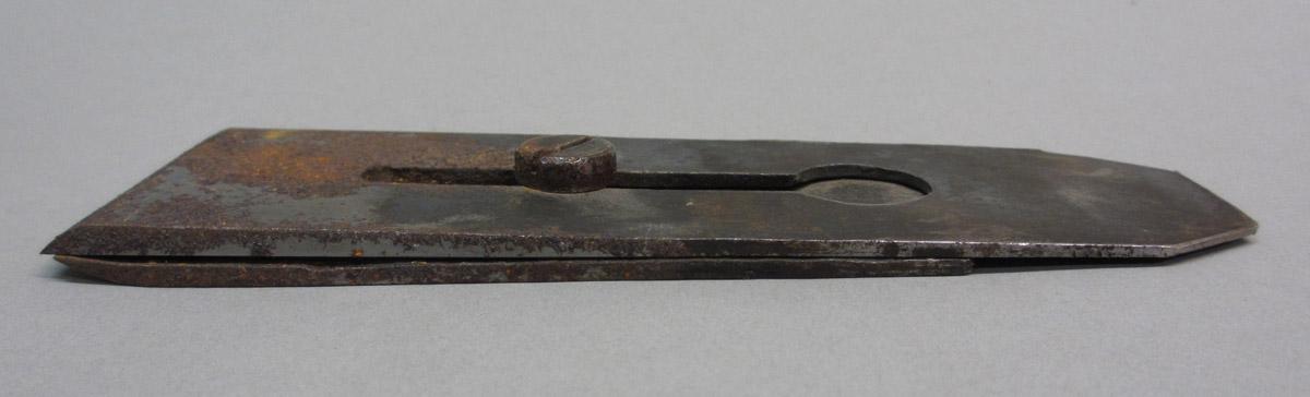 1995.0006.299 Plane blade, side view