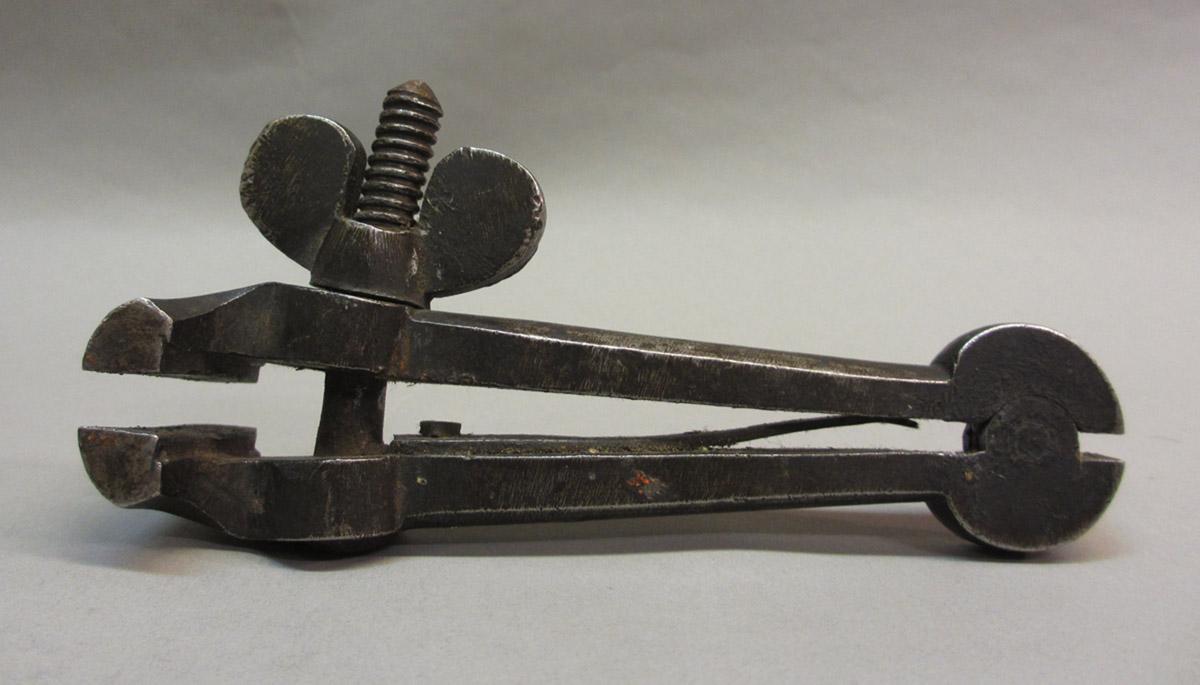 1995.0006.300 Hand vise