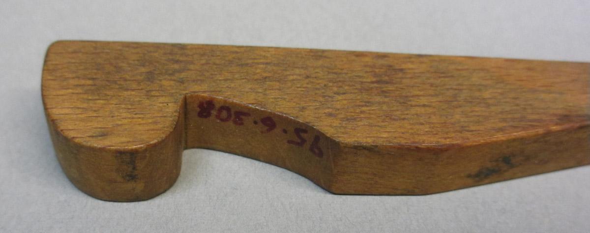 1995.0006.308 Molding plane wedge, detail view
