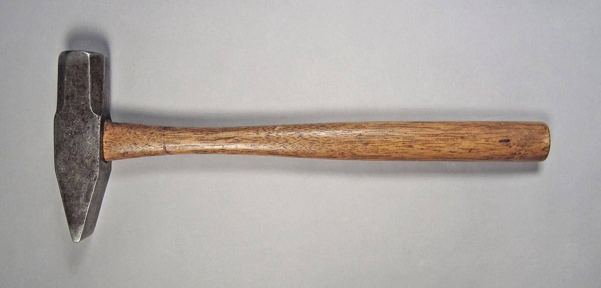 1995.0006.312, Hammer, side 1