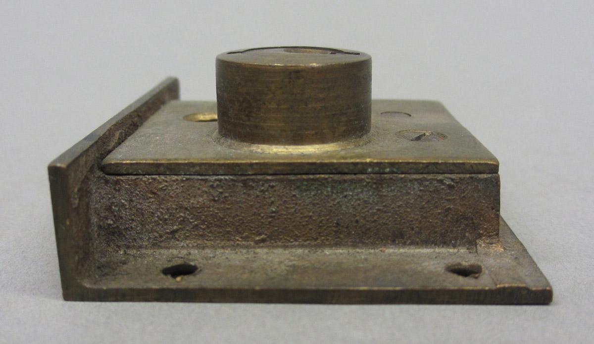 1995.0006.325 Lock, side 1 view