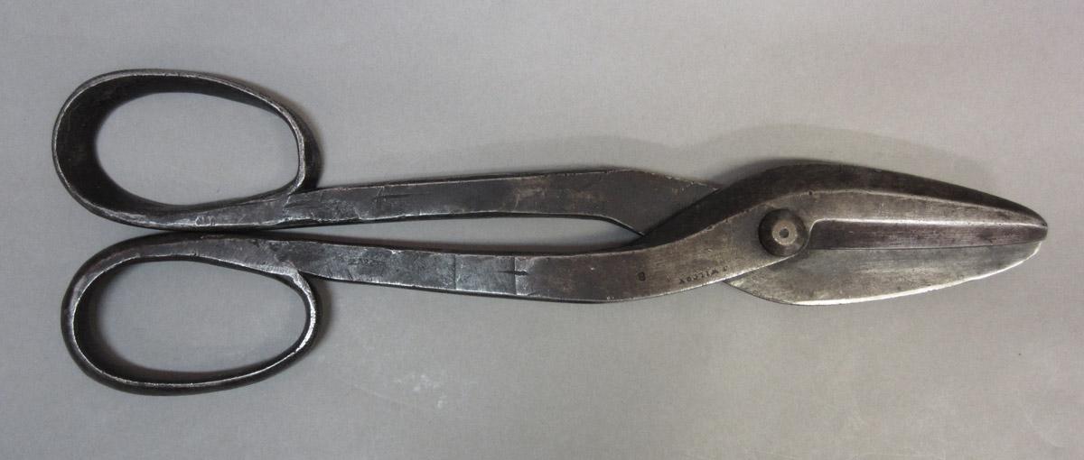 1995.0006.326 Shears, side 2