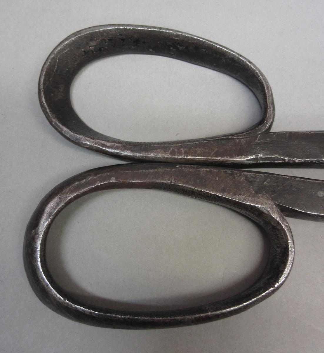 1995.0006.326 Shears, handle detail