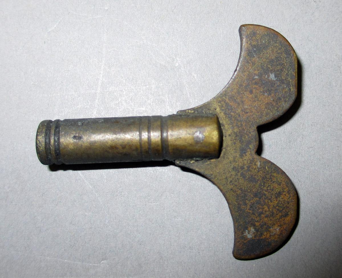 1995.0006.327 Clock Key, View 1