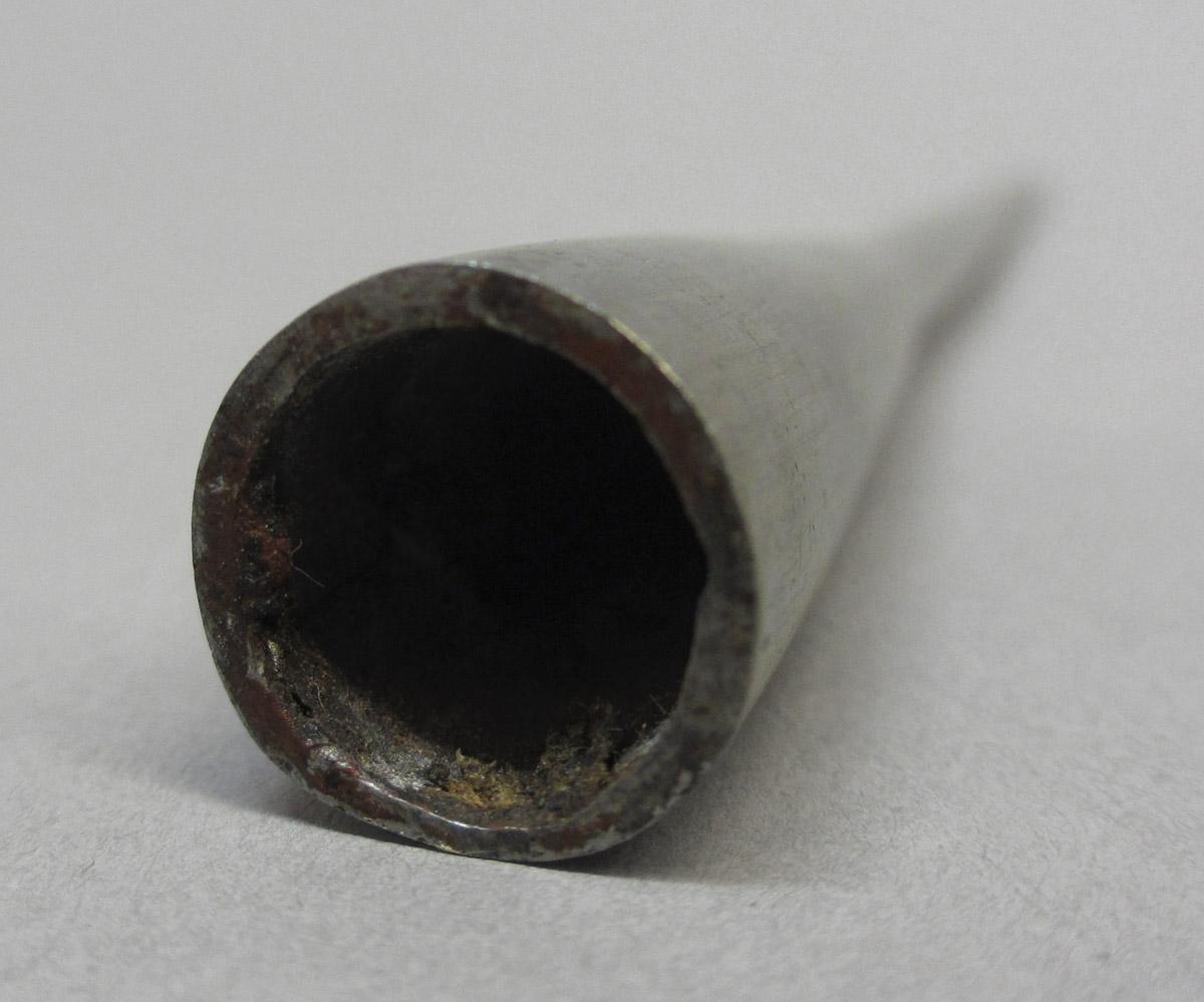 1995.0006.328 Awl blade, socket detail