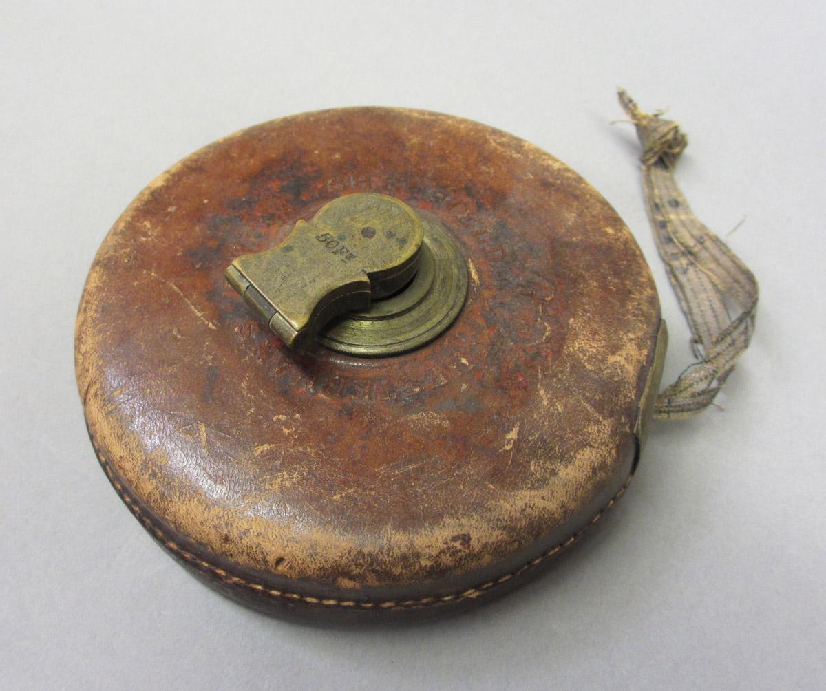 1995.0006.337 Measuring tape
