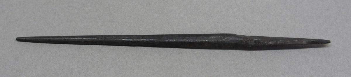 1995.0006.343 Awl blade, side 1