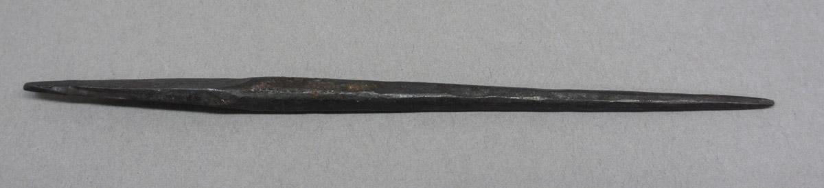 1995.0006.343 Awl blade, side 2